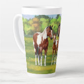 Tasse Latte Chevaux Du Quartier De Peinture De Baie Pinto En P (Angle gauche)