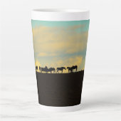Tasse Latte Chevaux sur la colline (Devant)