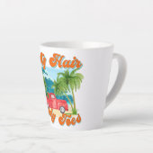 Tasse Latte Cheveux salés, orteils de sable | Île tropicale (Angle droit)