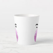 Tasse Latte Chewing-gum rose en bulle soufflé par une femme (Devant)