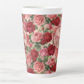 Tasse Latte Chic Elegant Vintage Rose Rouge Roses Nom Floral (Devant)