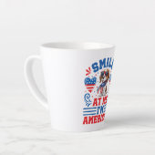 Tasse Latte Chien Beagle patriotique pour 4 juillet (Angle gauche)