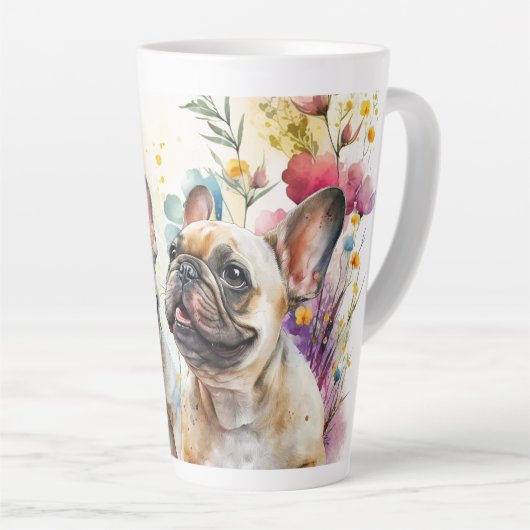 Tasse Latte Chien de taureau français en champ de fleurs (Angle droit)
