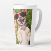 Tasse Latte Chien riant 60e anniversaire (Angle droit)