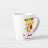 Tasse Latte Chouette jaune mignonne de troisième année (Angle droit)