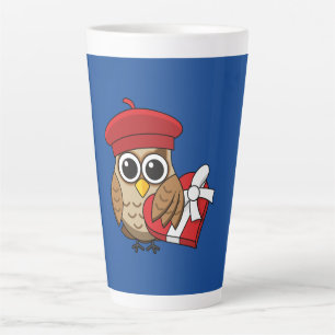 Tasse Latte Chouette mignonne avec béret rouge et boîte cardia
