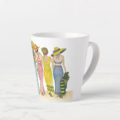 Tasse Latte Cinq femmes Beach Baby amis s'amuser (Angle droit)