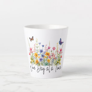 Tasse Latte Citation Inspirante de Fleur Sauvage pour Un Jour