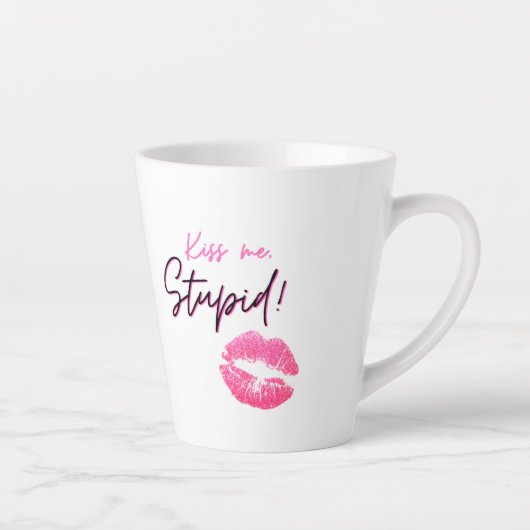 Tasse Latte Citation rose avec un baiser - Embrasse-moi, idiot (Droite)