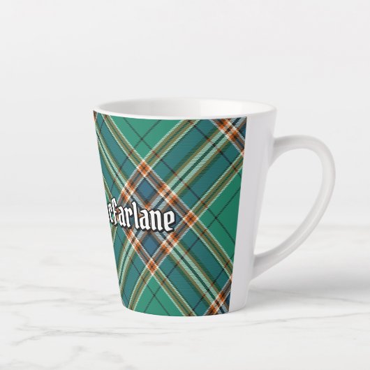 Tasse Latte Clan MacFarlane Tartan de chasse antique (Droite)