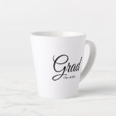 Tasse Latte Classe Grad de 2024 noir blanc script personnalisé (Angle droit)