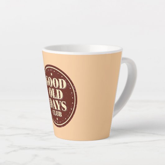 Tasse Latte Classic Brown Good Old Days Club Emblem (Angle droit)