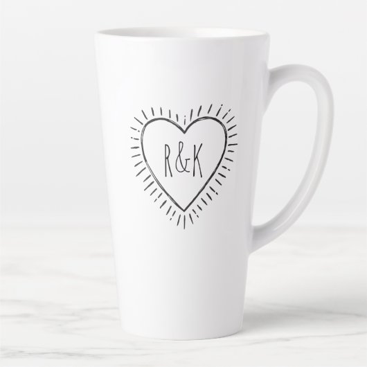 Tasse Latte Coeur de la journée Monogramme Valentines (Droite)
