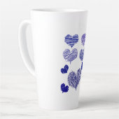 Tasse Latte Coeurs bleus à motifs (Angle gauche)