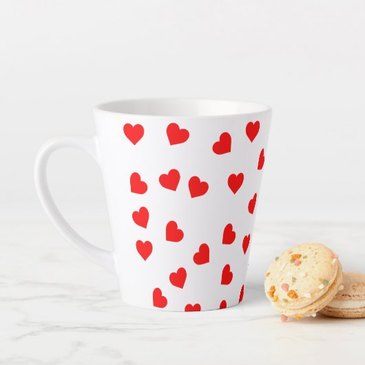 Tasse Latte Coeurs rouges joueurs (En situation)
