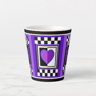 Tasse Latte Cœurs violets B&W qui battent