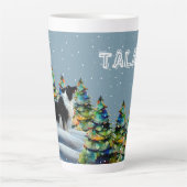 Tasse Latte Collie frontalier en hiver Forêt de neige Arbre de (Devant)