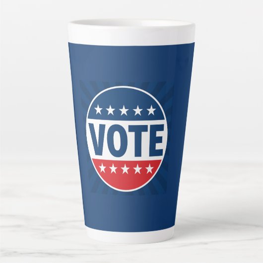 Tasse Latte Conception de badge de campagne VOTE Bold (Devant)