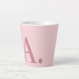 Tasse Latte Conception minimale avec énorme Monogramme moderne