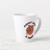 Tasse Latte Conception Motivationnelle Combat Comme un Tigre (Angle droit)