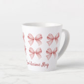 Tasse Latte Coquette personnalisée "Bow"dacious Pink Bow (Angle droit)