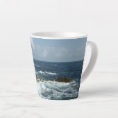 Tasse Latte Côte rocheuse d'Aruba et océan bleu (Angle droit)