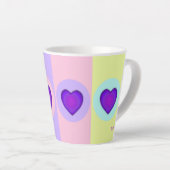 Tasse Latte Couleurs pastel & coeurs violets battre (Angle droit)