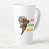 Tasse Latte Course d'aventure Sasquatch Believe Design (Angle droit)