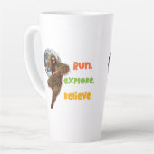 Tasse Latte Course d'aventure Sasquatch Believe Design (Angle gauche)
