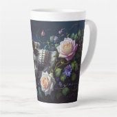 Tasse Latte Crâne de Roses au Clair de Lune (Angle droit)
