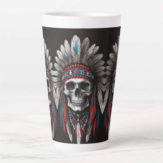 Tasse Latte Crâne en chef amérindien avec coiffure (Devant)