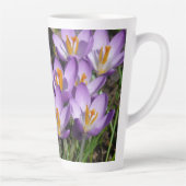 Tasse Latte Crocus violets ensoleillés (Droite)