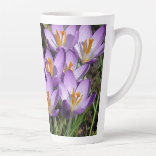 Tasse Latte Crocus violets ensoleillés (Droite)