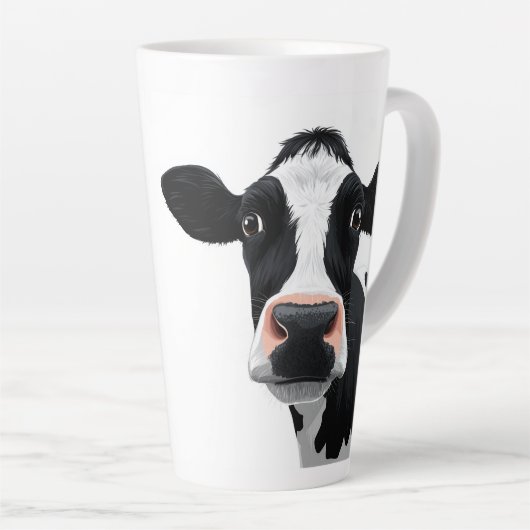 Tasse Latte Curiosité de vache en gros plan (Angle droit)