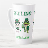 Tasse Latte Custom Text St. Patrick's Day Frog and Bunny (Angle gauche)