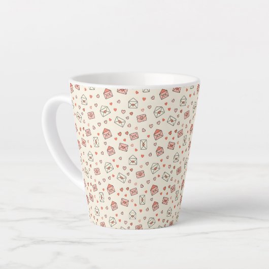 Tasse Latte Cute Envelopes & Hearts Seamless Valentine (Angle gauche)
