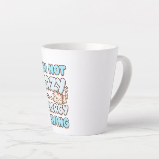 Tasse Latte Cute Sleepy Cat "Energy Saving" Quote (Angle droit)