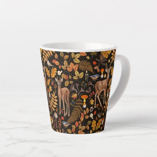 Tasse Latte Dans les bois / Cerf d'automne sur noir (Angle droit)