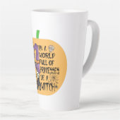 Tasse Latte Dans un monde plein de princesses être une sorcièr (Angle droit)