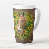 Tasse Latte De beaux chevaux dans le champ de tournesols (Angle droit)