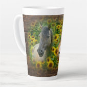 Tasse Latte De beaux chevaux dans le champ de tournesols (Angle gauche)