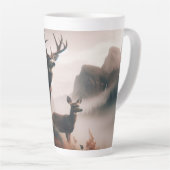 Tasse Latte Deer debout majoritairement dans Misty Mountain (Angle droit)