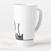 Tasse Latte Dessin de la ligne droite. Trois chatons. Journée  (Angle droit)