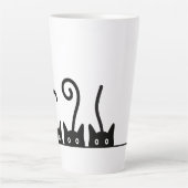 Tasse Latte Dessin de la ligne droite. Trois chatons. Journée  (Devant)