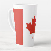 Tasse Latte Drapeau canadien patriotique (Angle gauche)