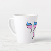 Tasse Latte Drapeau de fierté trans Chai (Angle gauche)