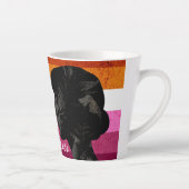 Tasse Latte Drapeau lesbien avec deux silhouettes de femme (Droite)