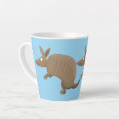 Tasse Latte Drôle armadillo joyeux dessin animé (Angle gauche)