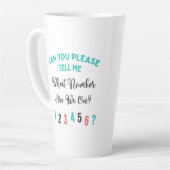 Tasse Latte Drôle Joueur De Bunco Quel Nombre Sommes-Nous Sur? (Angle gauche)