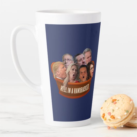 Tasse Latte Drôle les républicains de MAGA enfourchent dans un (En situation)